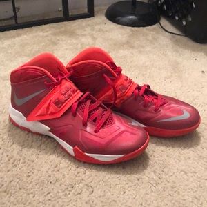 Nike Zoom Lebron Soldier 7